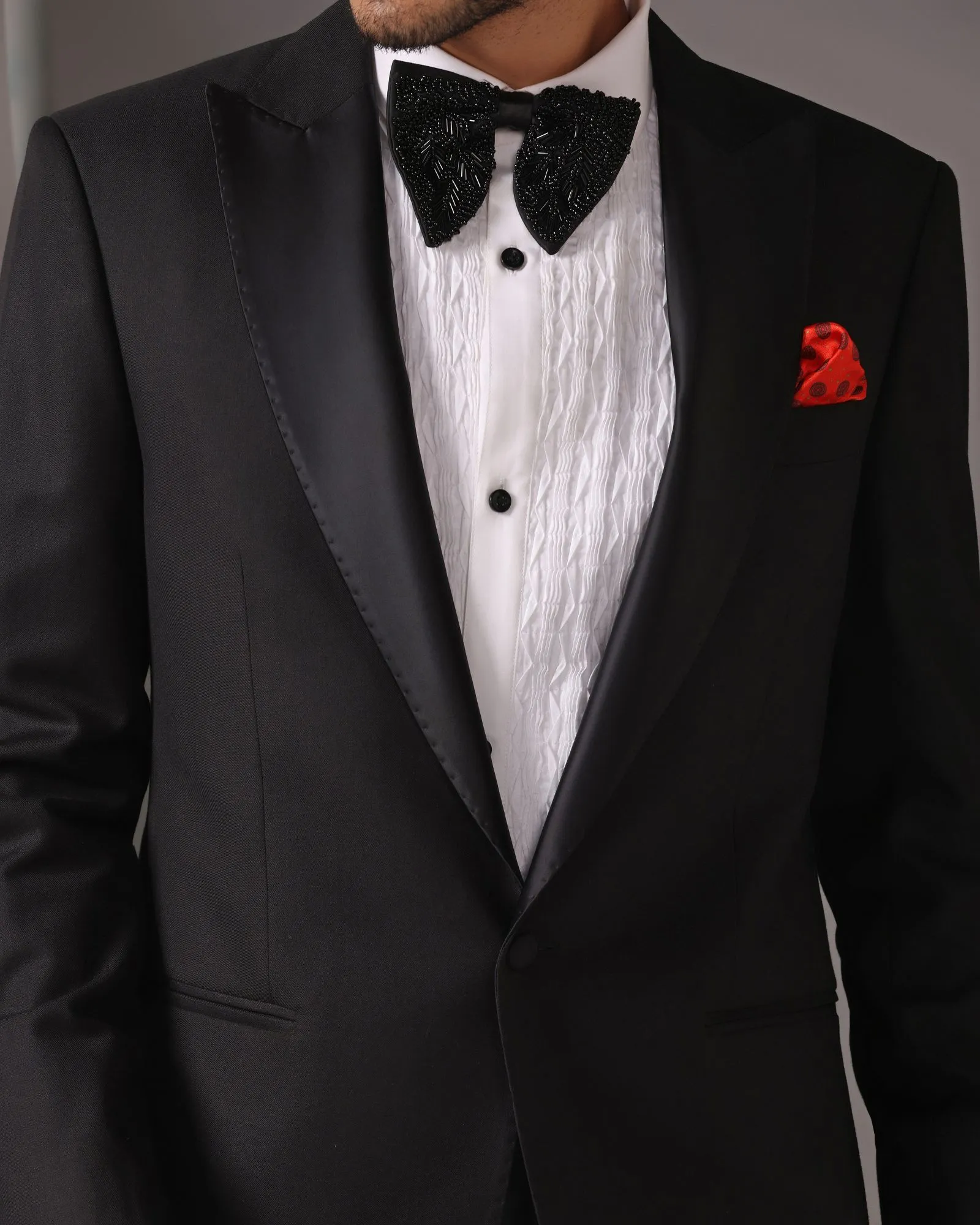 Timeless Elegance: Black Single Button Peak Lapel Classic Tuxedo
